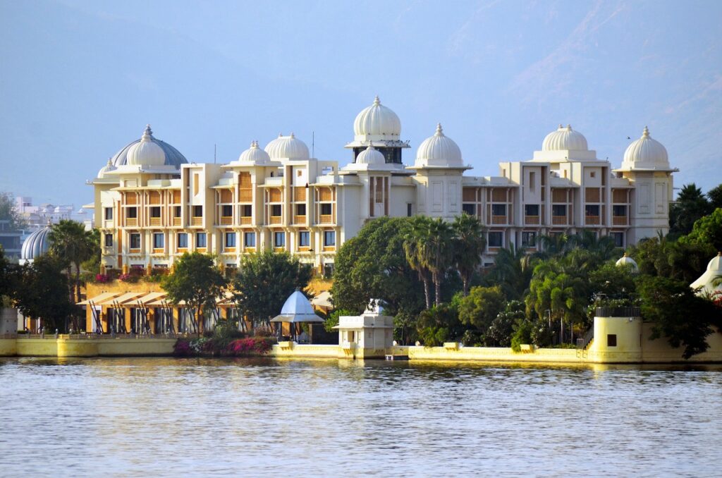 Luxury Heritage Tour Rajasthan – Udaipur lakeside palace view at sunset